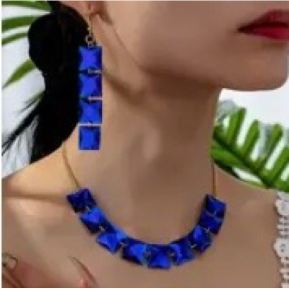 Elegant Blue Statement Necklace and Earring Set